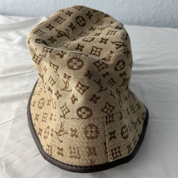 Louis Vuitton Cotton Bucket Hat Beige & Brown Leather Trim Logo 2 3/4” Brim - Picture 6 of 12